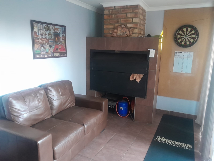 3 Bedroom Property for Sale in Geelhoutpark North West